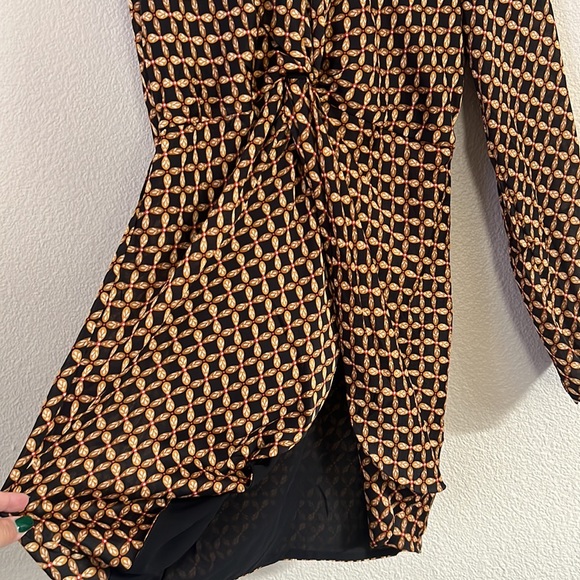 MinkPink Valentina mini dress size medium NWT - Picture 5 of 9